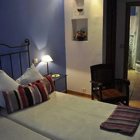 La Alquería Hotel *